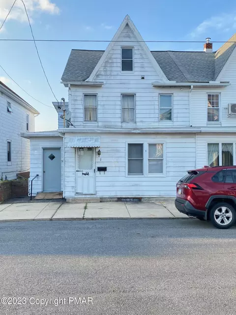 8 E Fell St, Summit Hill, PA 18250