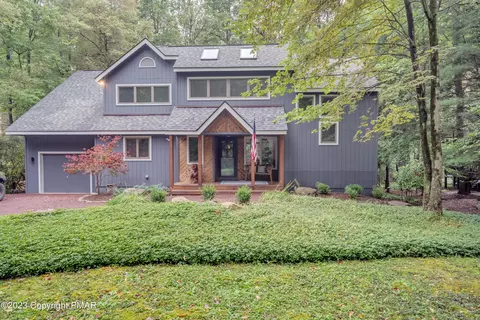 201 Miller Dr, Pocono Pines, PA 18350