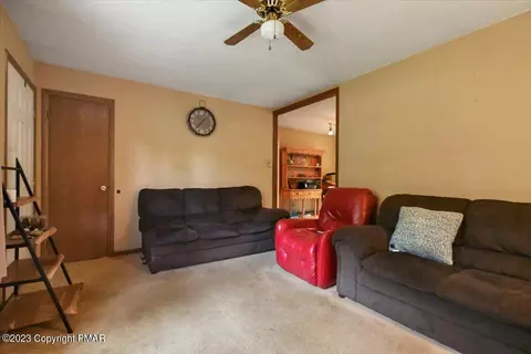 2269 Walnut Trl, Bushkill, PA 18324 photo 7