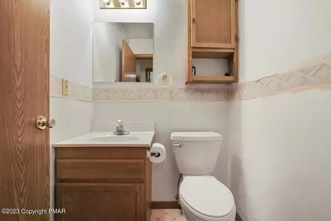 2269 Walnut Trl, Bushkill, PA 18324 photo 23