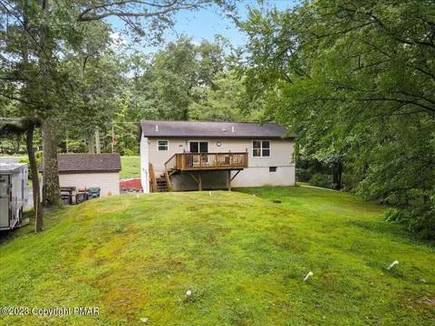 2269 Walnut Trl, Bushkill, PA 18324 photo 37