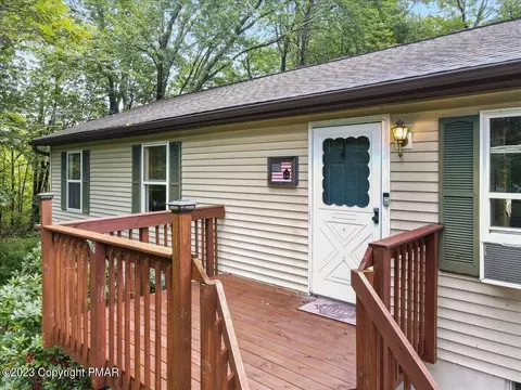 2269 Walnut Trl, Bushkill, PA 18324 photo 3