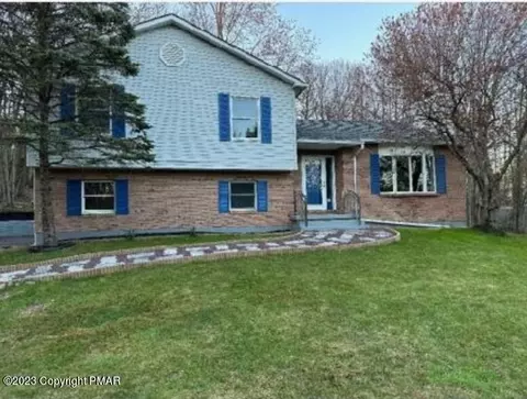 558 Clearview Dr, Long Pond, PA 18334
