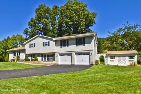 246 Switzgabel Dr, Brodheadsville, PA 18322