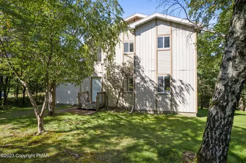 235 Colonial Ter, Albrightsville, PA 18210