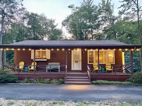 703 Squirrel Cir, Tobyhanna, PA 18466