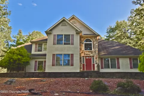 5744 Wildflower Cir, Stroudsburg, PA 18360