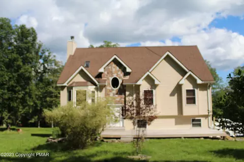186 Twilight Dr, Cresco, PA 18326