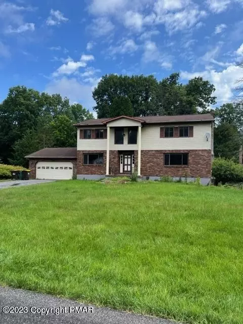 305 Paula Dr, Stroudsburg, PA 18360