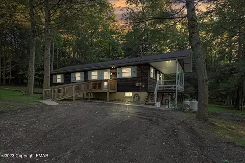 122 S Chicola Lake Tr, Saylorsburg, PA 18353