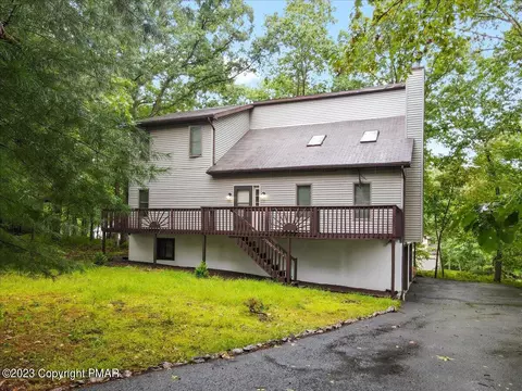 3237 Windermere Dr, Bushkill, PA 18324