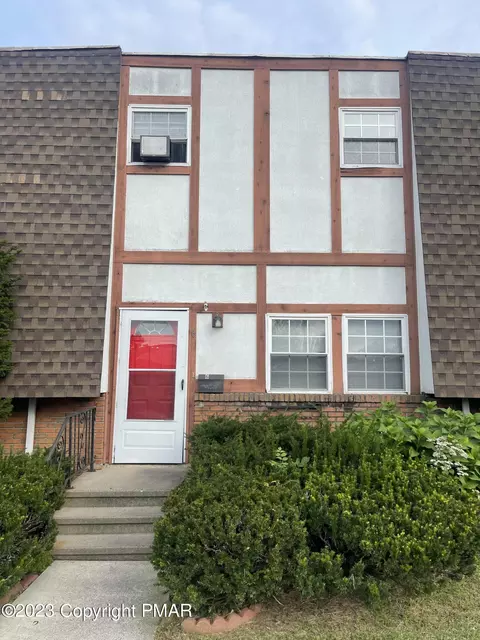 6 Spring Ln, East Stroudsburg, PA 18301