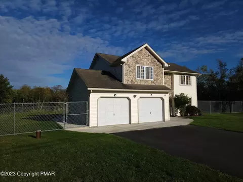 1960 Sun Valley Dr, Blakeslee, PA 18610