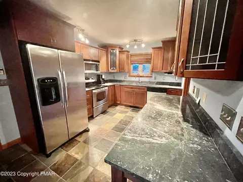 5934 Decker Rd, Bushkill, PA 18324 photo 4