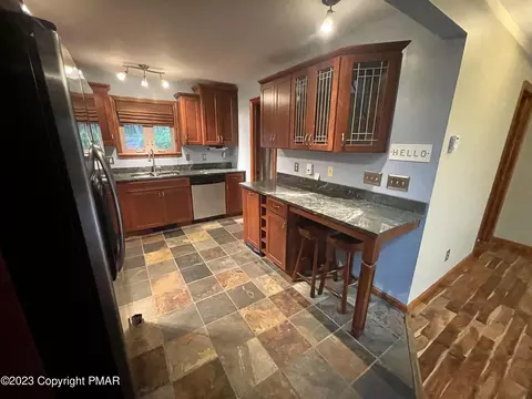 5934 Decker Rd, Bushkill, PA 18324 photo 2