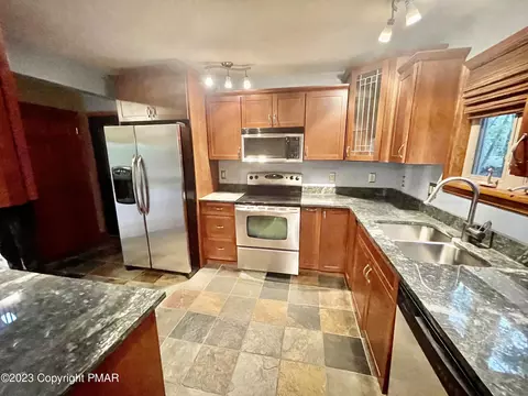 5934 Decker Rd, Bushkill, PA 18324 photo 10