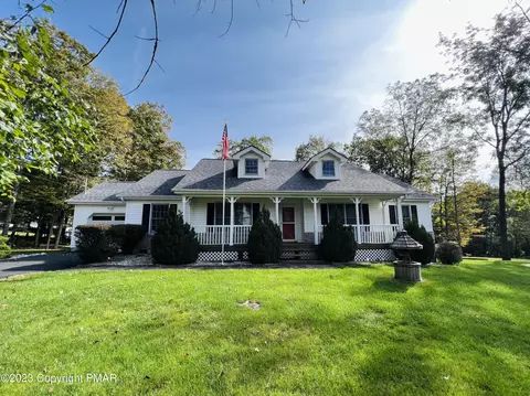 15 Brahms Ct, East Stroudsburg, PA 18301
