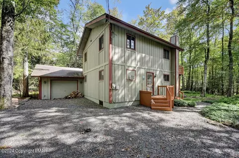 5598 Woodland Ave, Pocono Pines, PA 18350