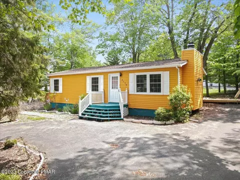 5179 Classic Dr, Tobyhanna, PA 18466