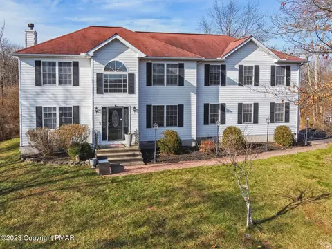 50 Carly Ct, East Stroudsburg, PA 18301