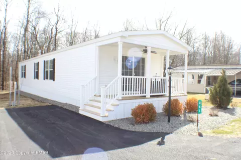 347 Upper Pmhe N Dr, East Stroudsburg, PA 18302