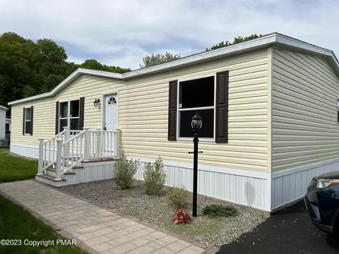 342 Upper Pmhe N Dr, East Stroudsburg, PA 18302