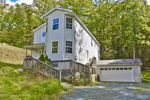133 Alford Ct, Bushkill, PA 18324