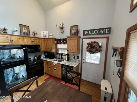 264 Kirkham Rd, Bushkill, PA 18324 photo 12