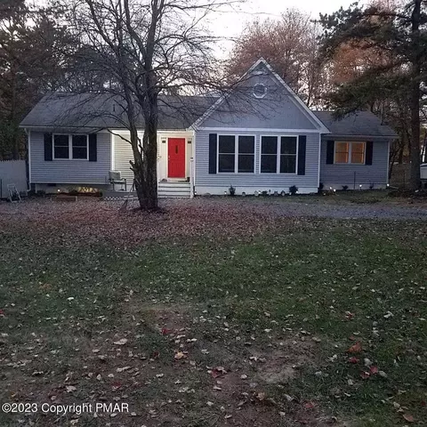 448 Skyline Dr, Blakeslee, PA 18610