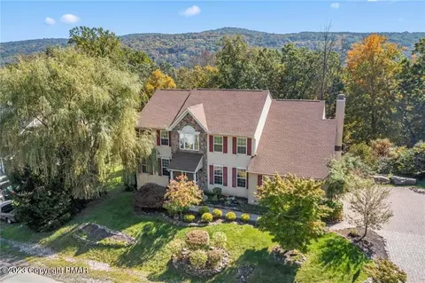 321 Shawnee Valley Dr, East Stroudsburg, PA 18302