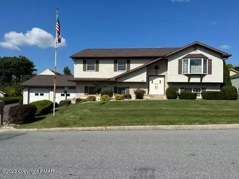 107 3rd Ave, Walnutport, PA 18088