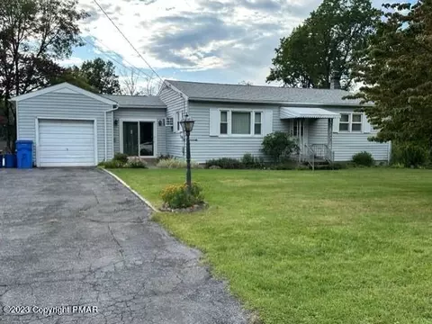 425 N Best Ave, Walnutport, PA 18088