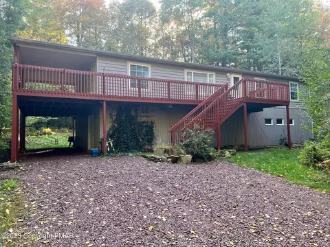 746 Valley Dr, White Haven, PA 18661