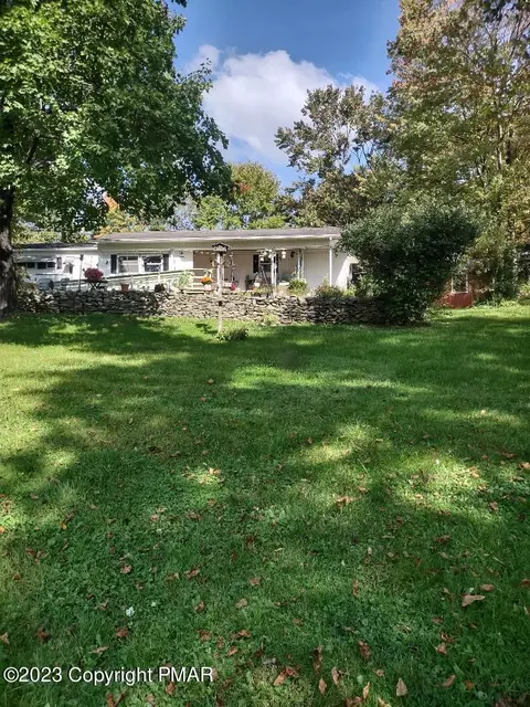 218 R Own Lake Trlr Ct, Stroudsburg, PA 18360