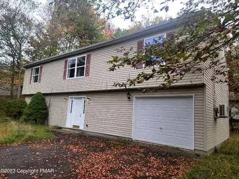 8084 Elizabeth Ln, Tobyhanna, PA 18466
