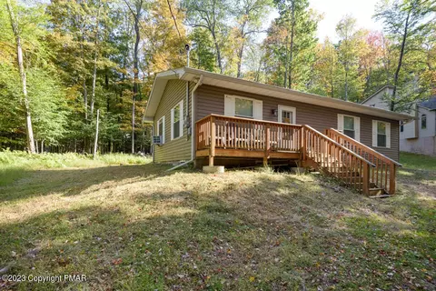 246 Mountain View Dr, Pocono Lake, PA 18348