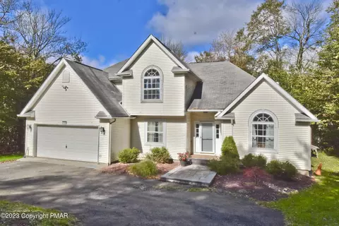 1109 White Birch Ln, Tobyhanna, PA 18466