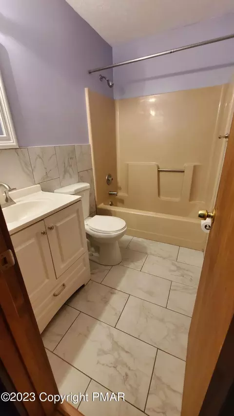 5721 Decker Rd, Bushkill, PA 18324 photo 13