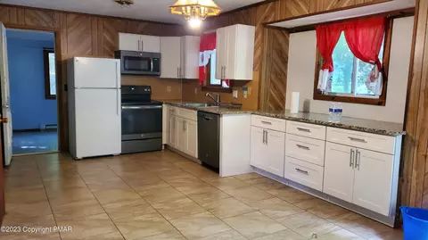 5721 Decker Rd, Bushkill, PA 18324 photo 3