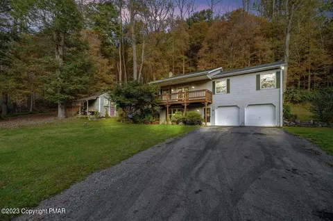 118 Fire House Ln, East Stroudsburg, PA 18301