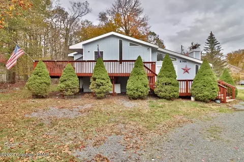 1394 Maywood Dr, Tobyhanna, PA 18466