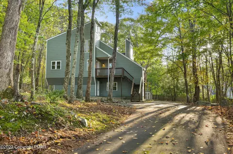2195 Deer Track Dr, East Stroudsburg, PA 18302