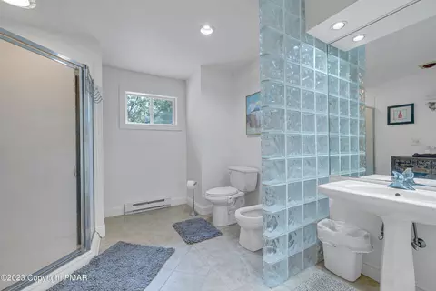 5906 Decker Rd, Bushkill, PA 18324 photo 12