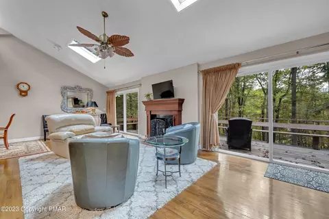 5906 Decker Rd, Bushkill, PA 18324 photo 5