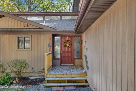 5906 Decker Rd, Bushkill, PA 18324 photo 4