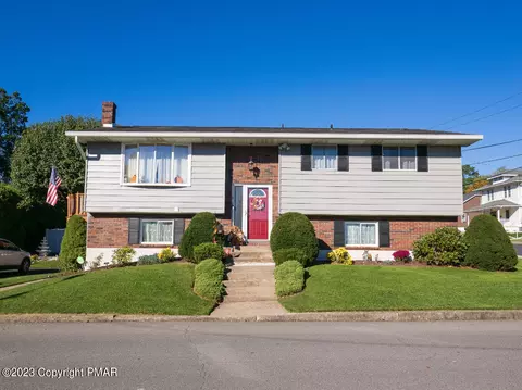 80 N 9th St, Bangor, PA 18013