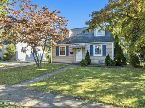 929 N Main St, Allentown, PA 18104
