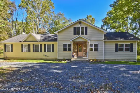 290 Halletts Rd, Mount Bethel, PA 18343