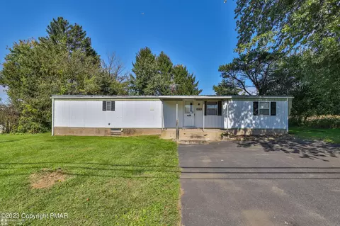 4774 Steuben Rd, Nazareth, PA 18064 photo 2