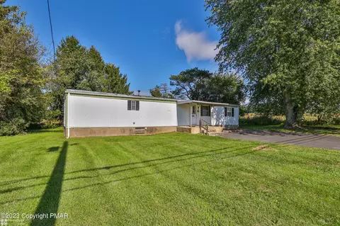 4774 Steuben Rd, Nazareth, PA 18064 photo 3
